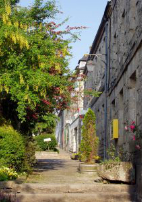 La-rue-du-Docteur-Quéré à Guerlesquin